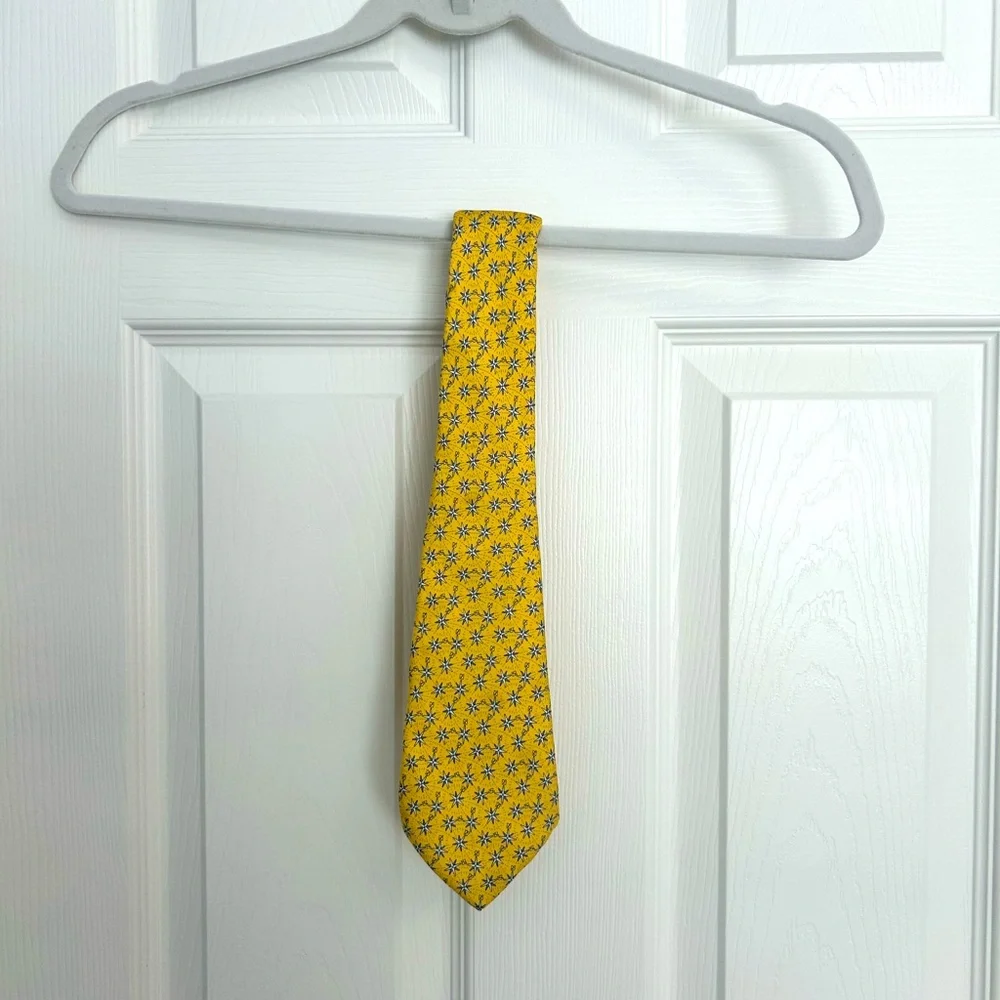 Vineyard Vines Nautical themed Yellow and Blue boys Patterned Tie